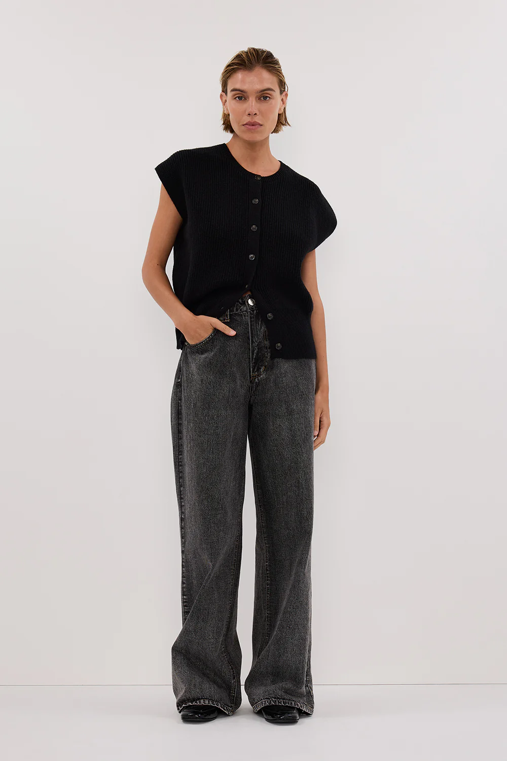 KATE BLACK KNIT VEST - Gamepaces