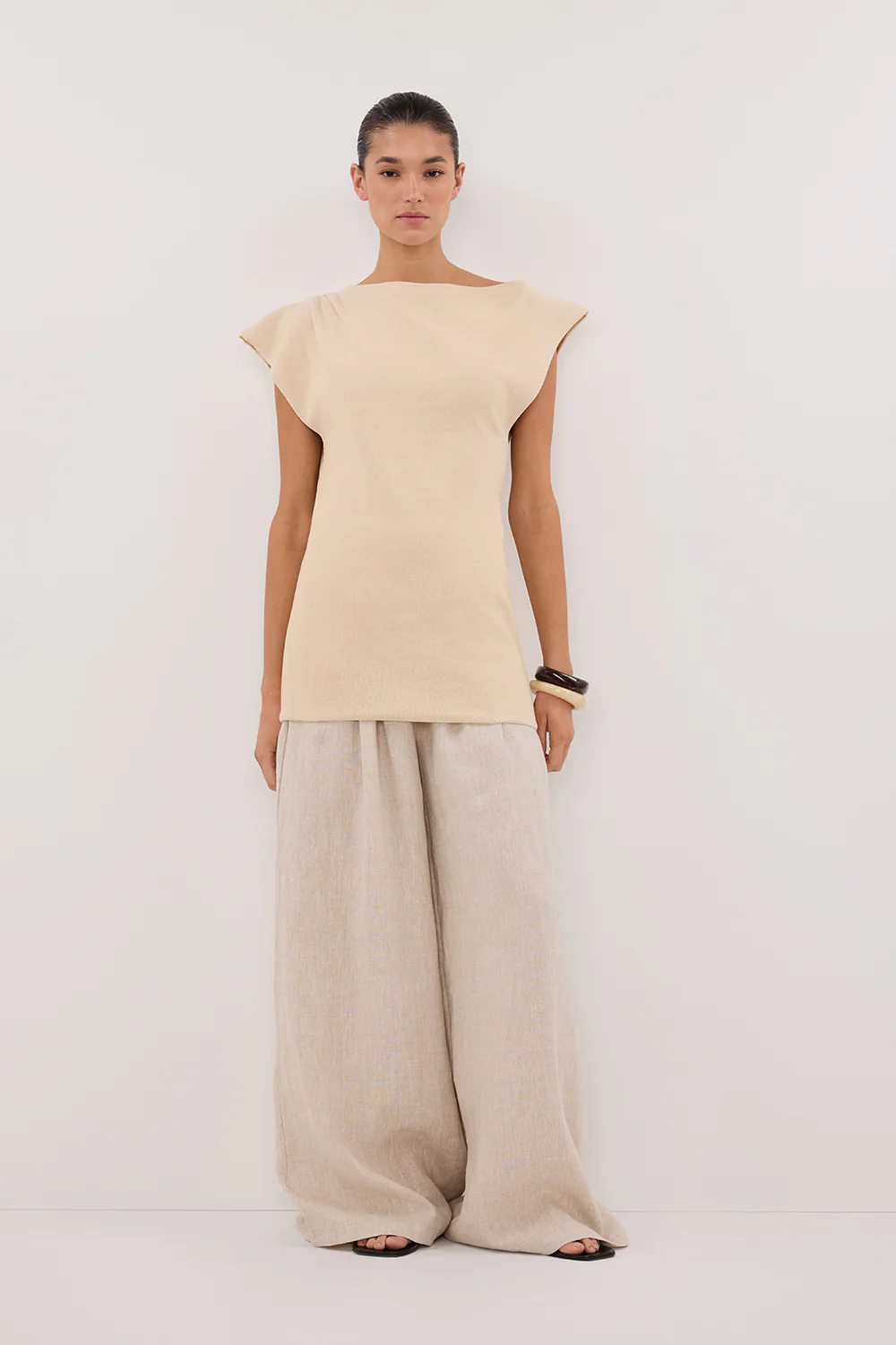 LIA NATURAL SLEEVELESS KNIT TOP - Gamepaces