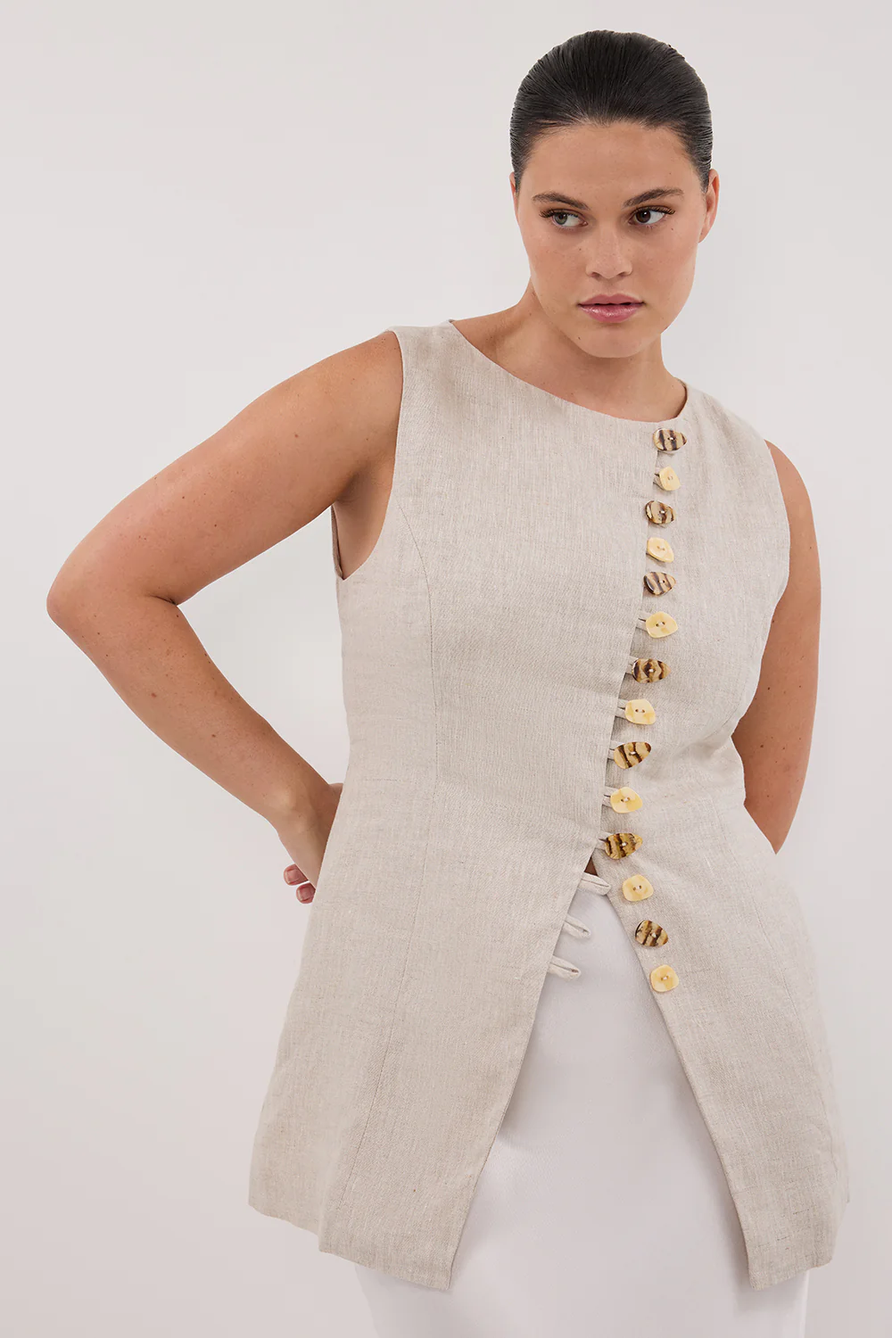 BAYLEE NATURAL SLEEVELESS LINEN TOP - Gamepaces