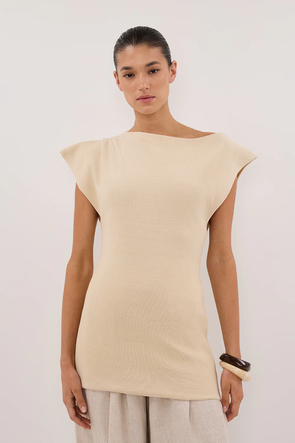 LIA NATURAL SLEEVELESS KNIT TOP - Gamepaces