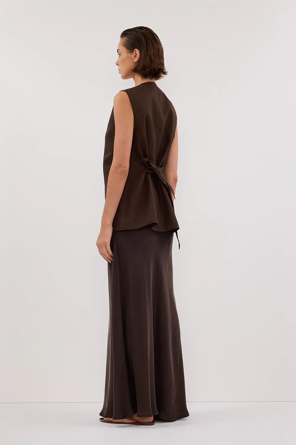 KNOX BITTER CHOC LINEN VEST - Gamepaces