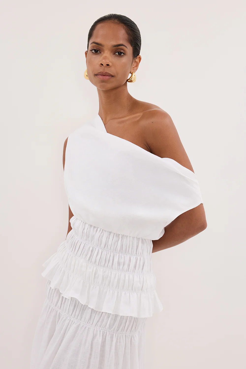 MAIA WHITE SLEEVELESS LINEN SHIRRED TOP - Gamepaces