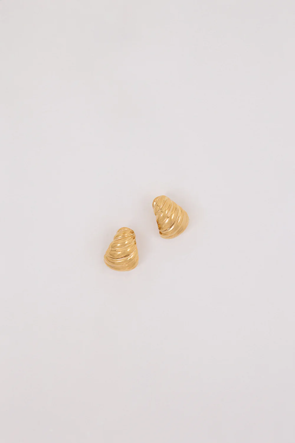 HEAVEN MAYHEM SHELL EARRING GOLD - Gamepaces