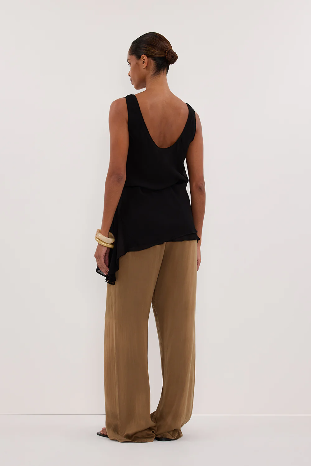 RUDI BLACK SLEEVELESS CAMI TOP - Gamepaces