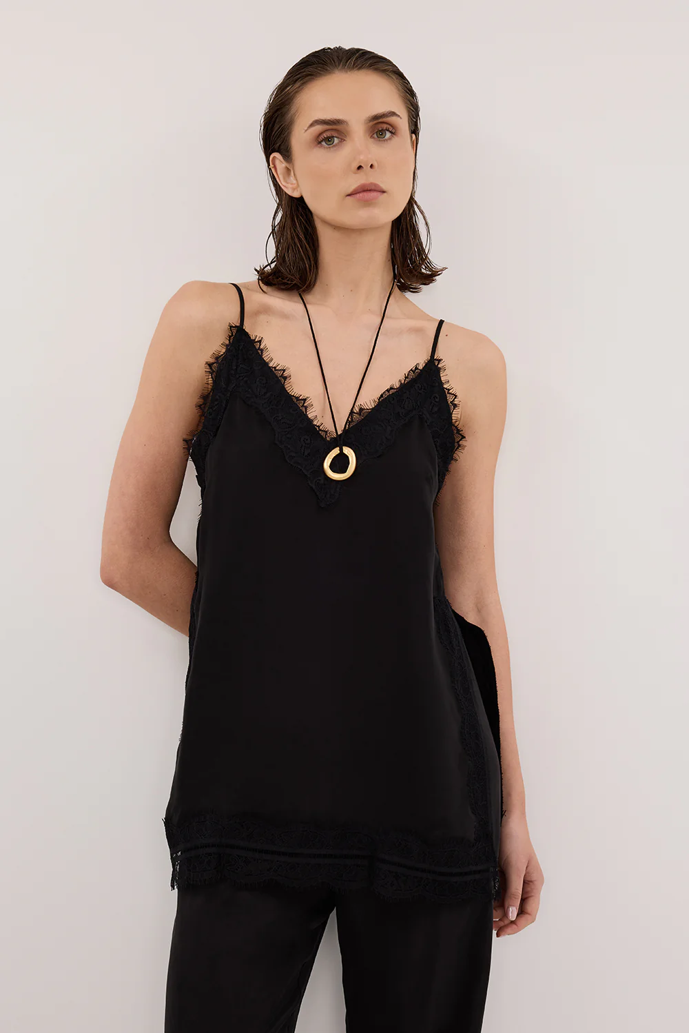 ANDREA BLACK SLEEVELESS LACE CAMI TOP - Gamepaces