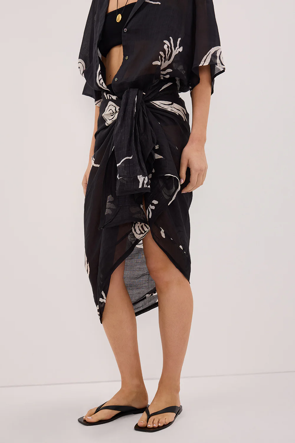 POSITANO BLACK RAMIE SARONG - Gamepaces