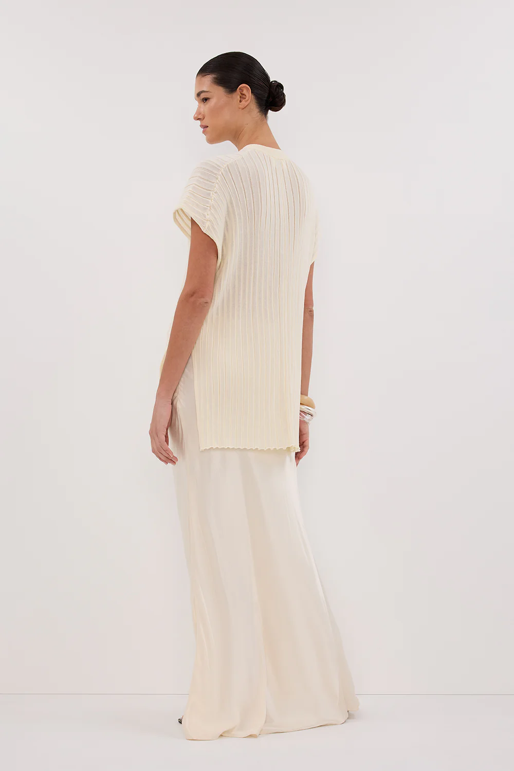 JADE CREAM SLEEVELESS KNIT TOP - Gamepaces