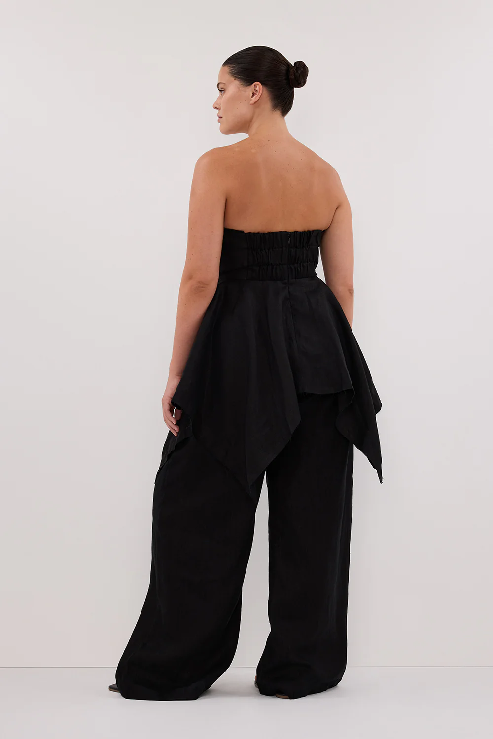 LUNA BLACK LINEN HANDKERCHIEF TOP - Gamepaces