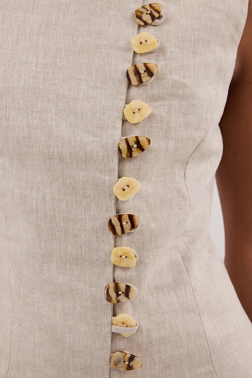 BAYLEE NATURAL SLEEVELESS LINEN TOP - Gamepaces