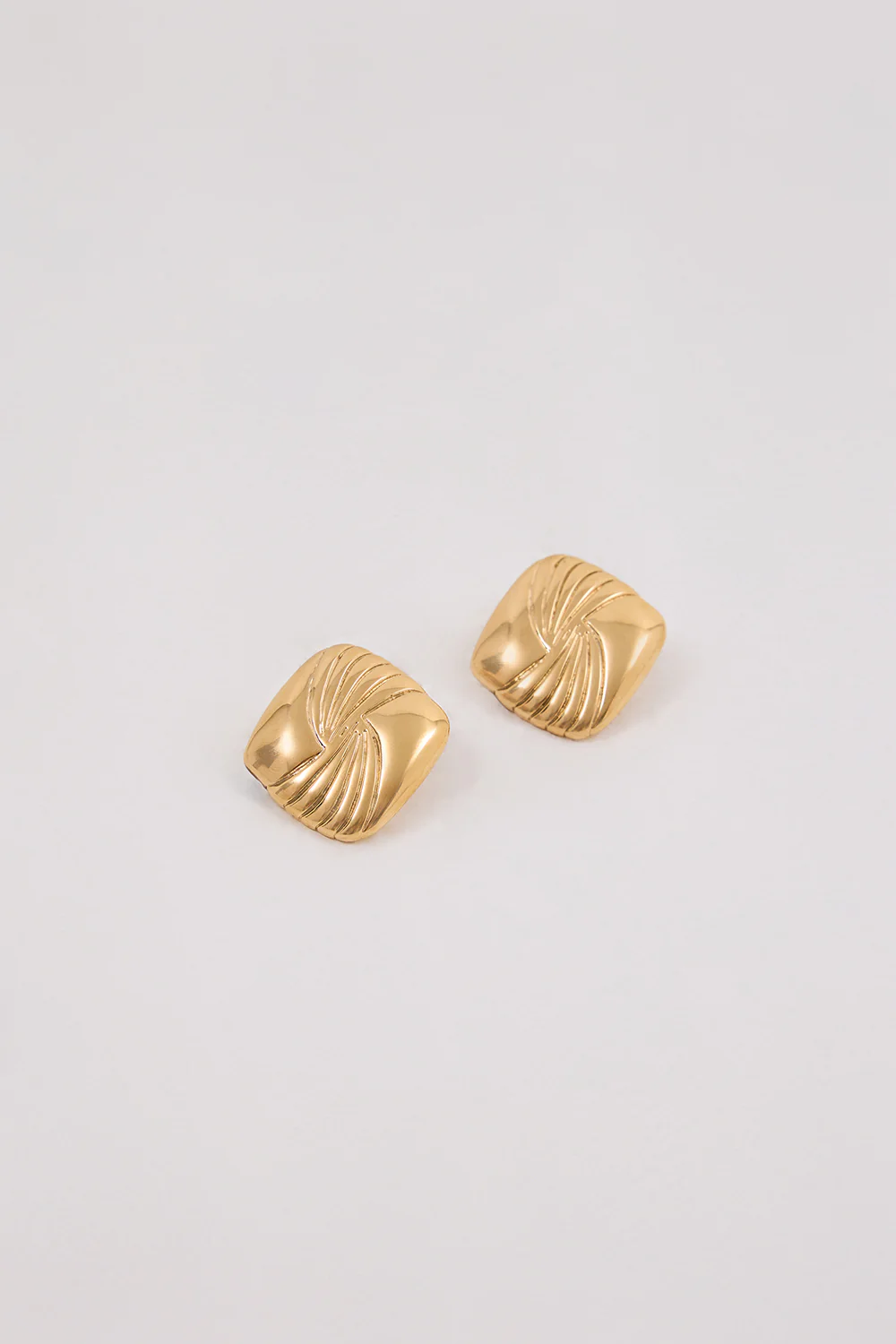 HEAVEN MAYHEM TABI EARRING GOLD - Gamepaces