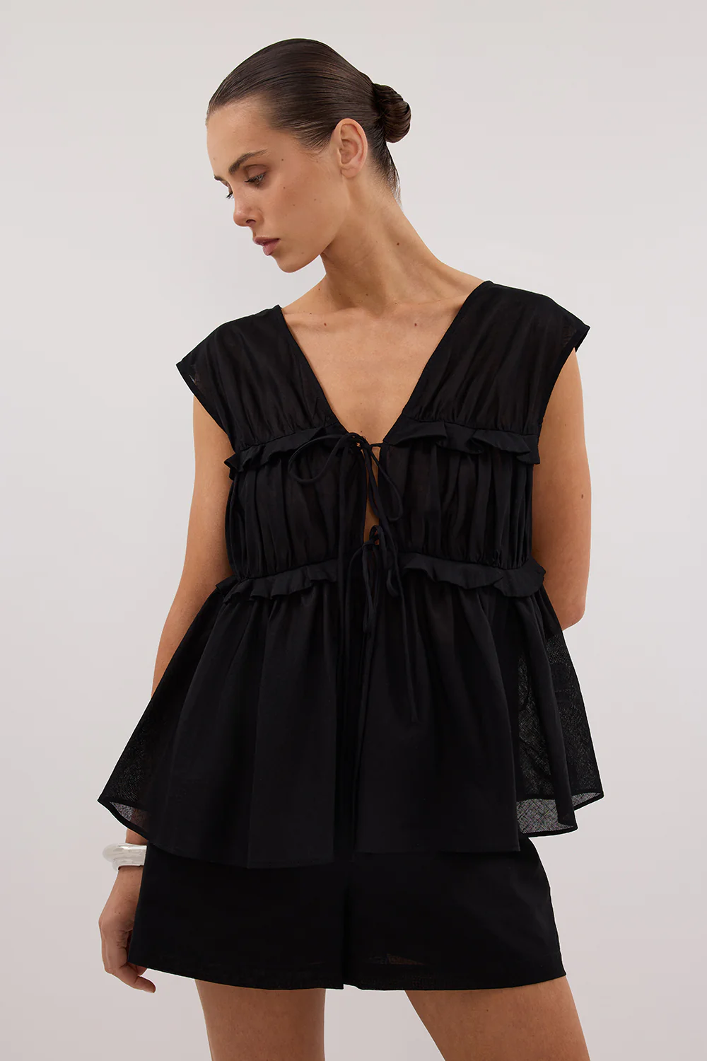 QUINN BLACK LINEN RUFFLE TOP - Gamepaces