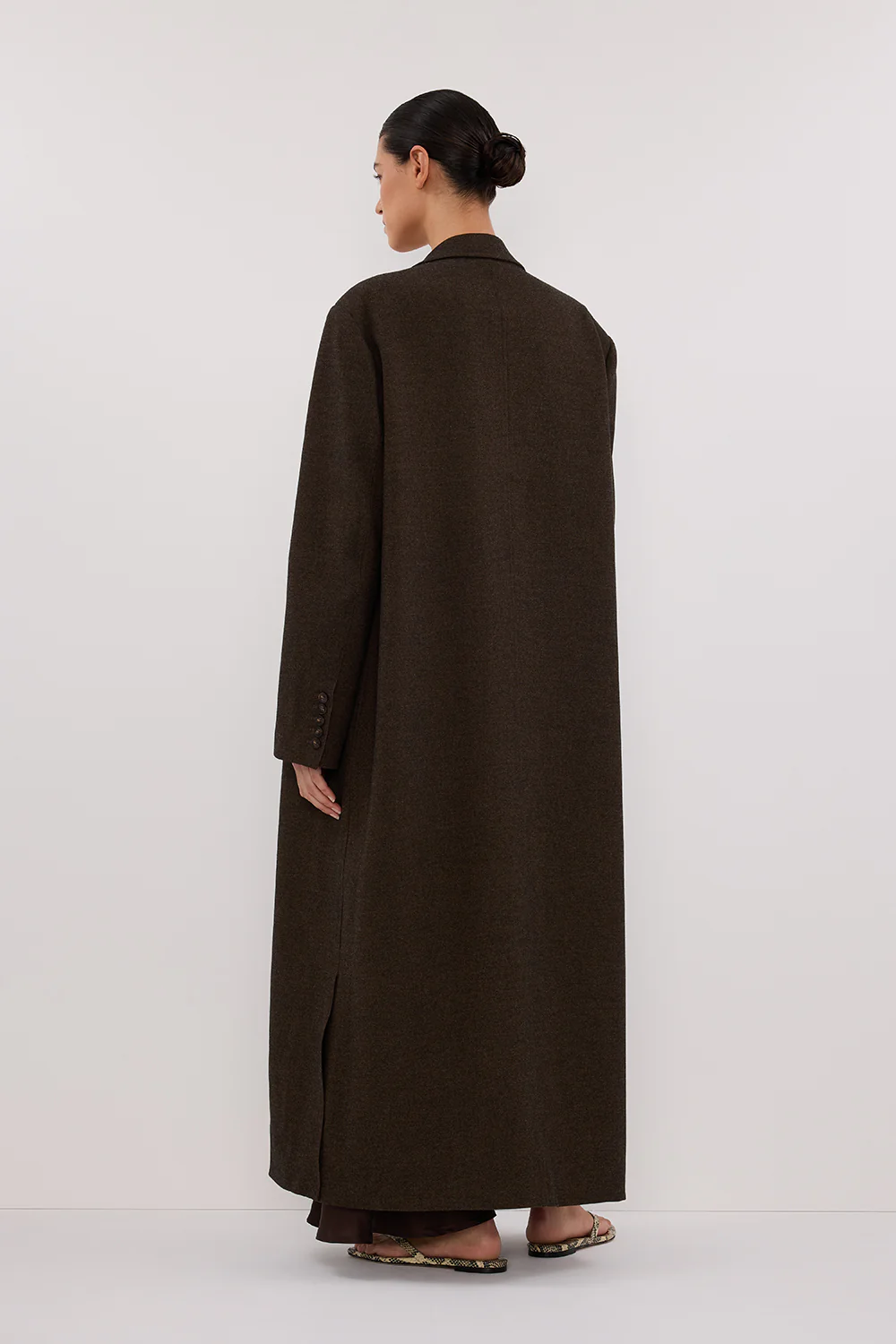 BENTLEY CHOCOLATE OVERSIZED COAT - Gamepaces