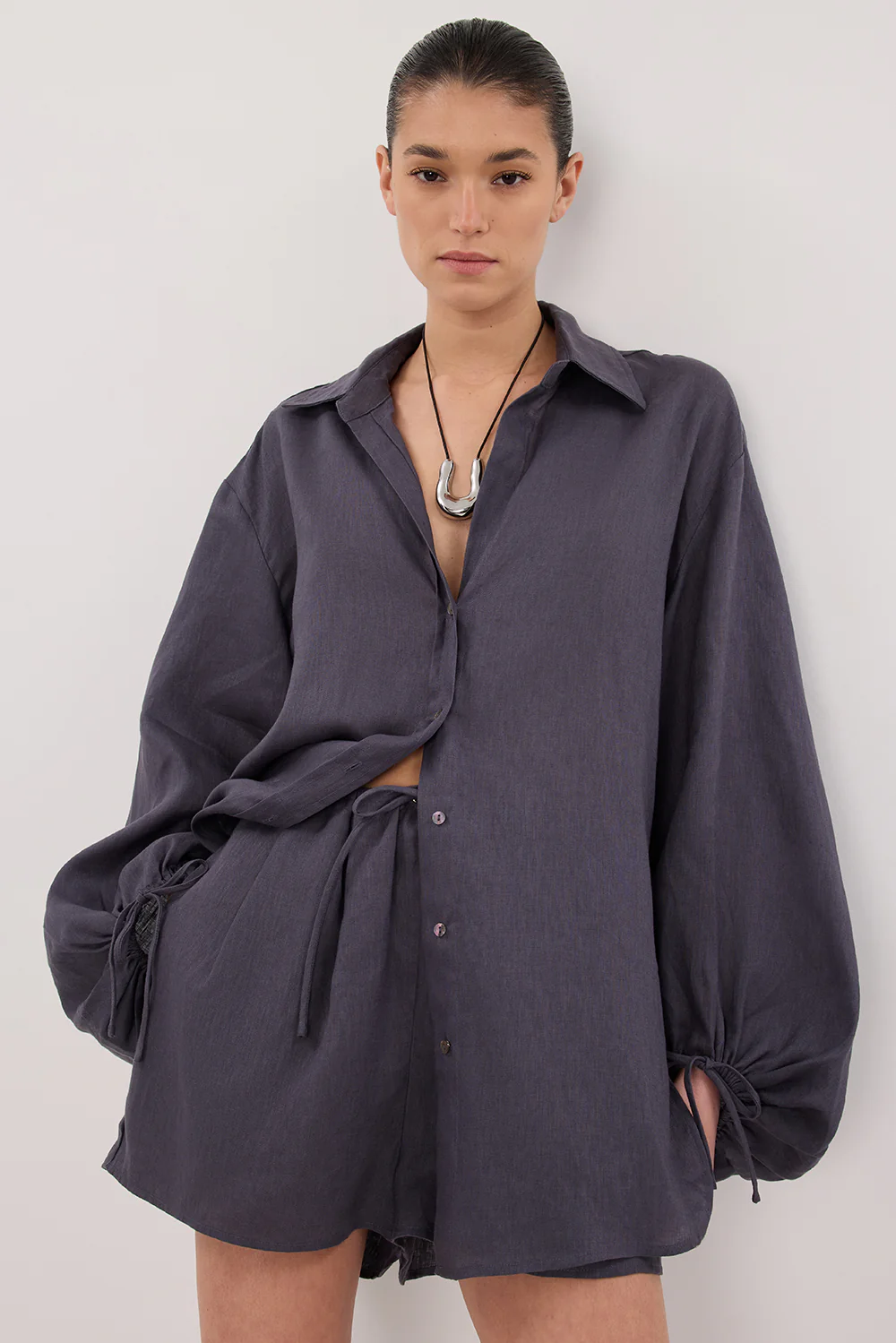 CARLA WASHED INDIGO LINEN SHORT - Gamepaces