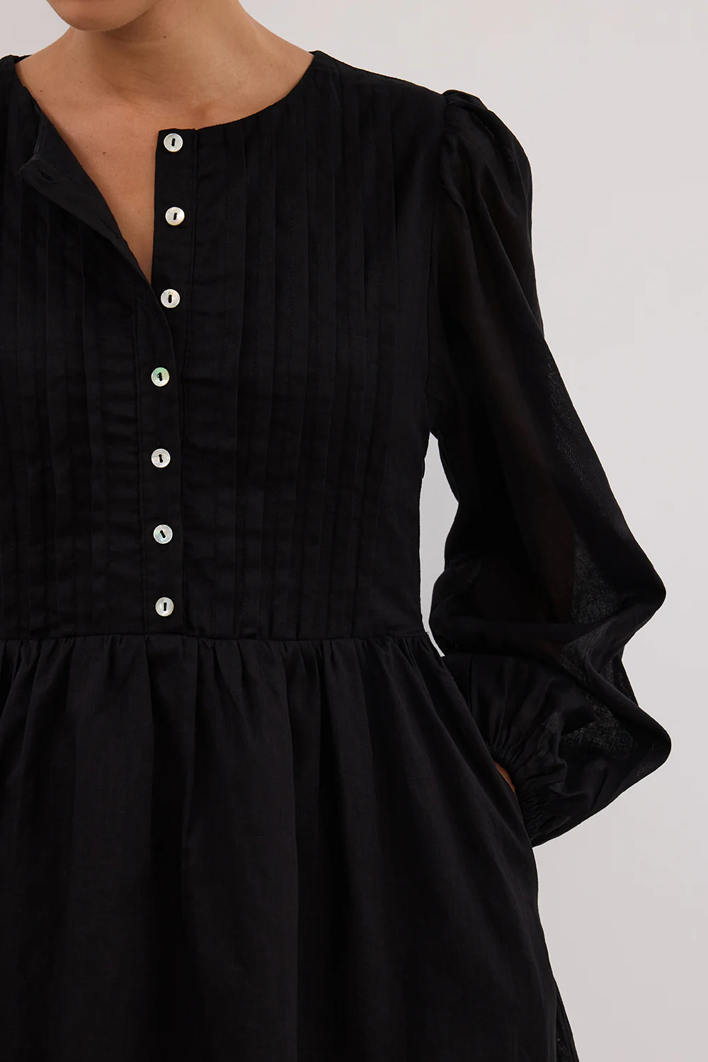 LARS BLACK BUTTON SLEEEVED MINI - Gamepaces