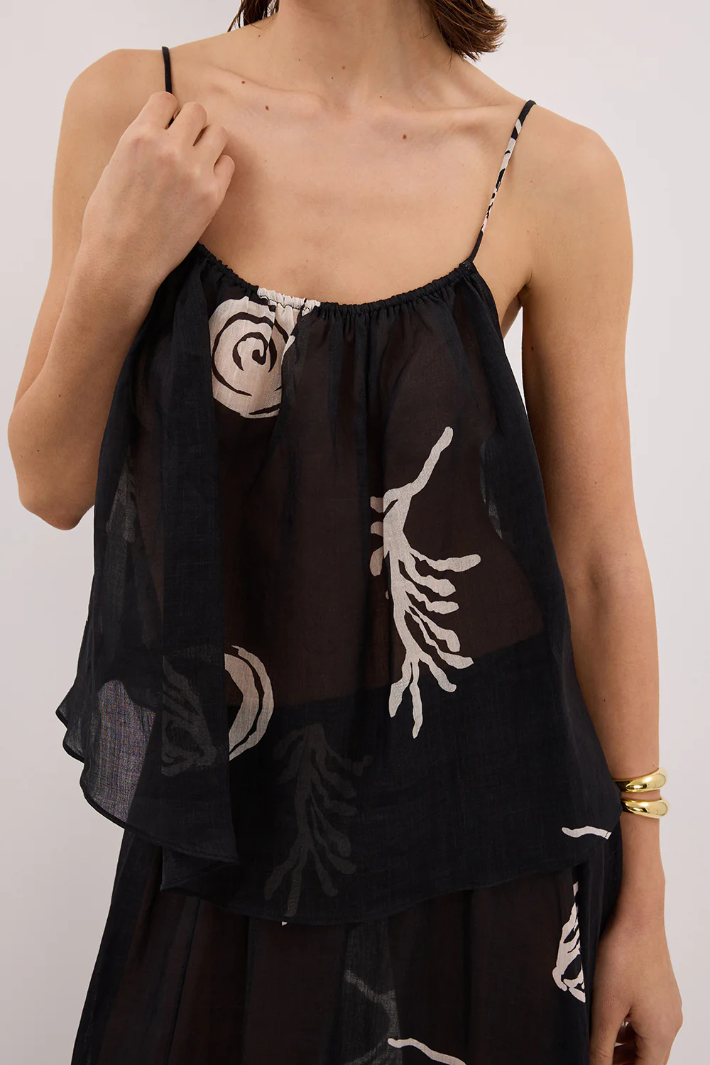 POSITANO BLACK SLEEVELESS RAMIE TOP - Gamepaces