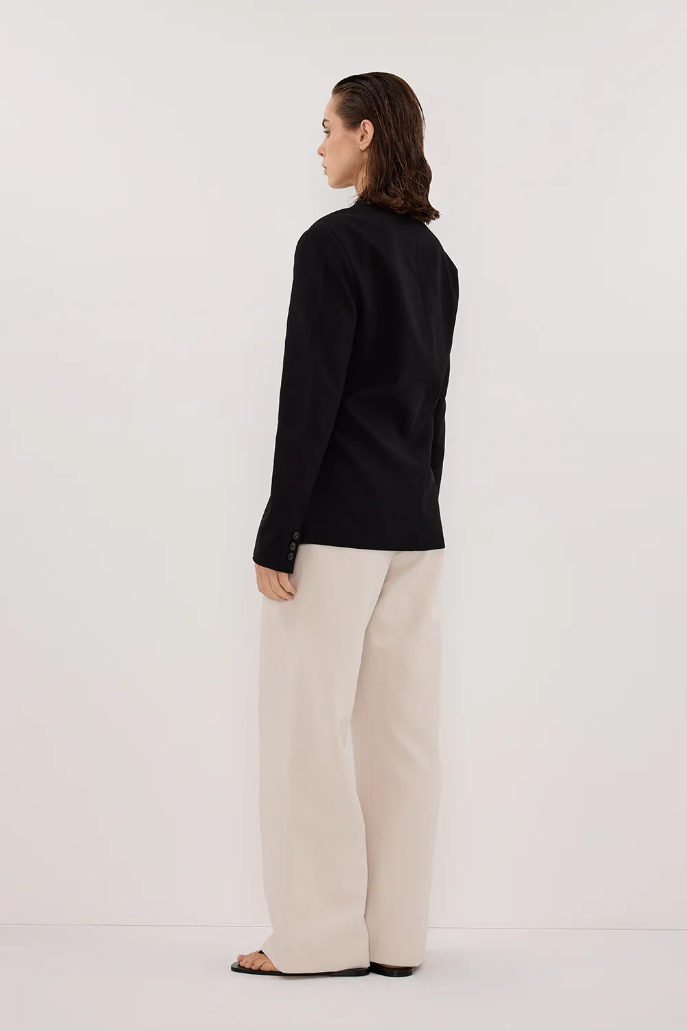 SURI BLACK CINCHED BLAZER - Gamepaces