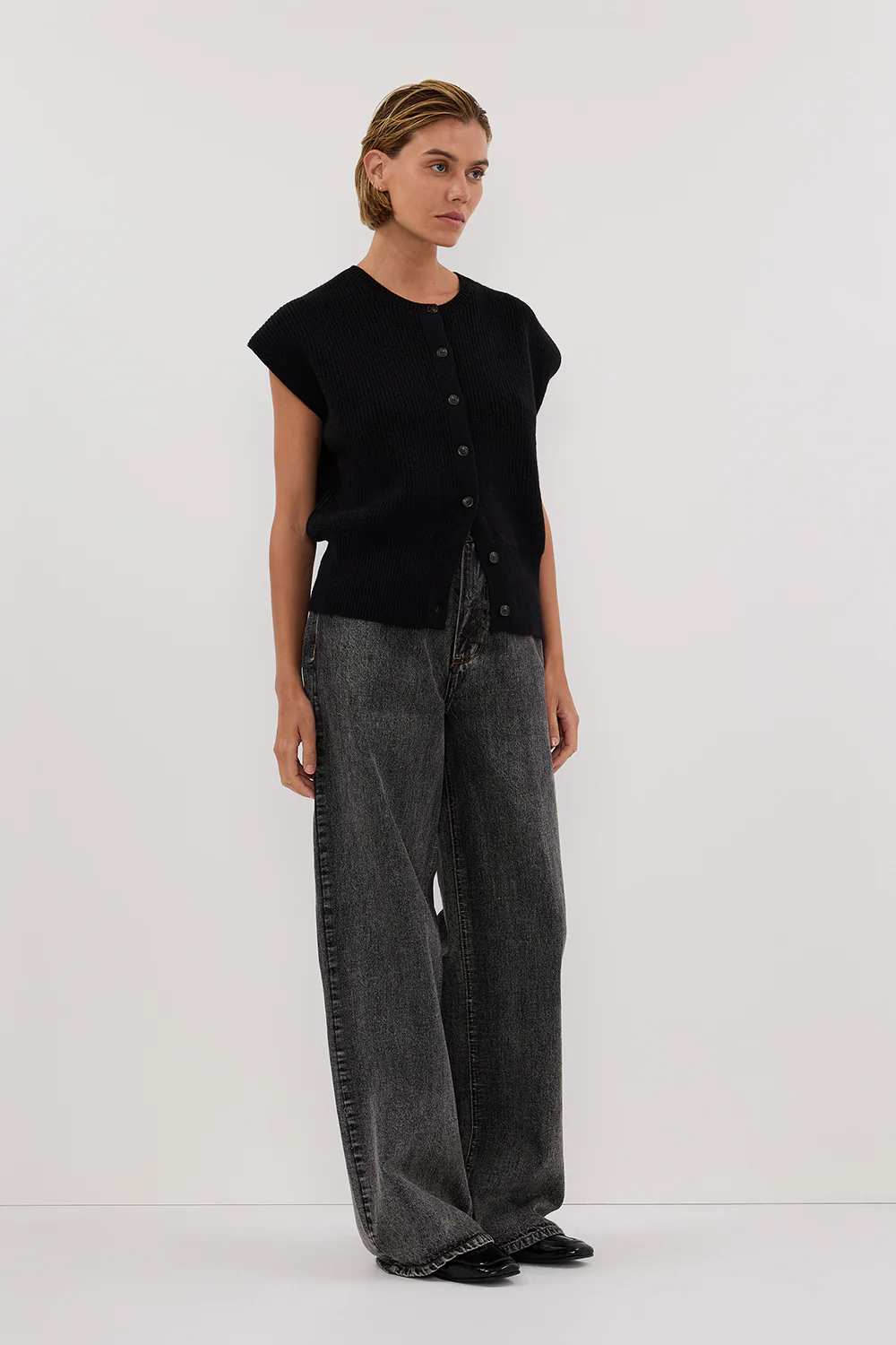 KATE BLACK KNIT VEST - Gamepaces