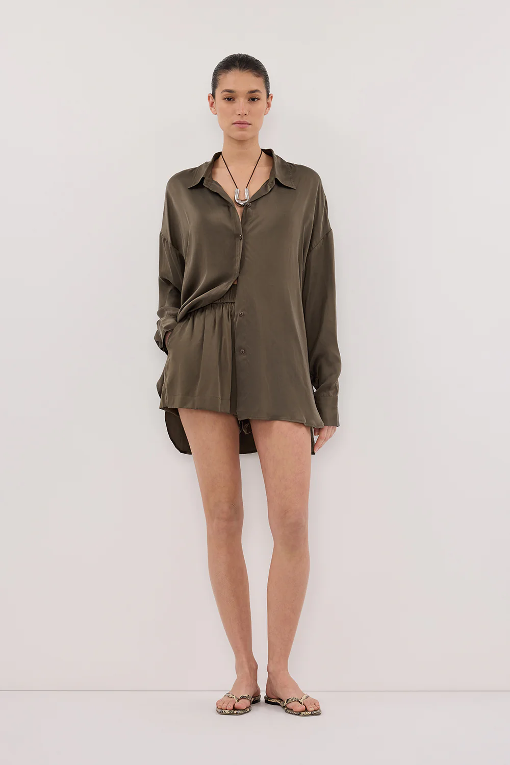 ISLA OLIVE SILK SHORT - Gamepaces