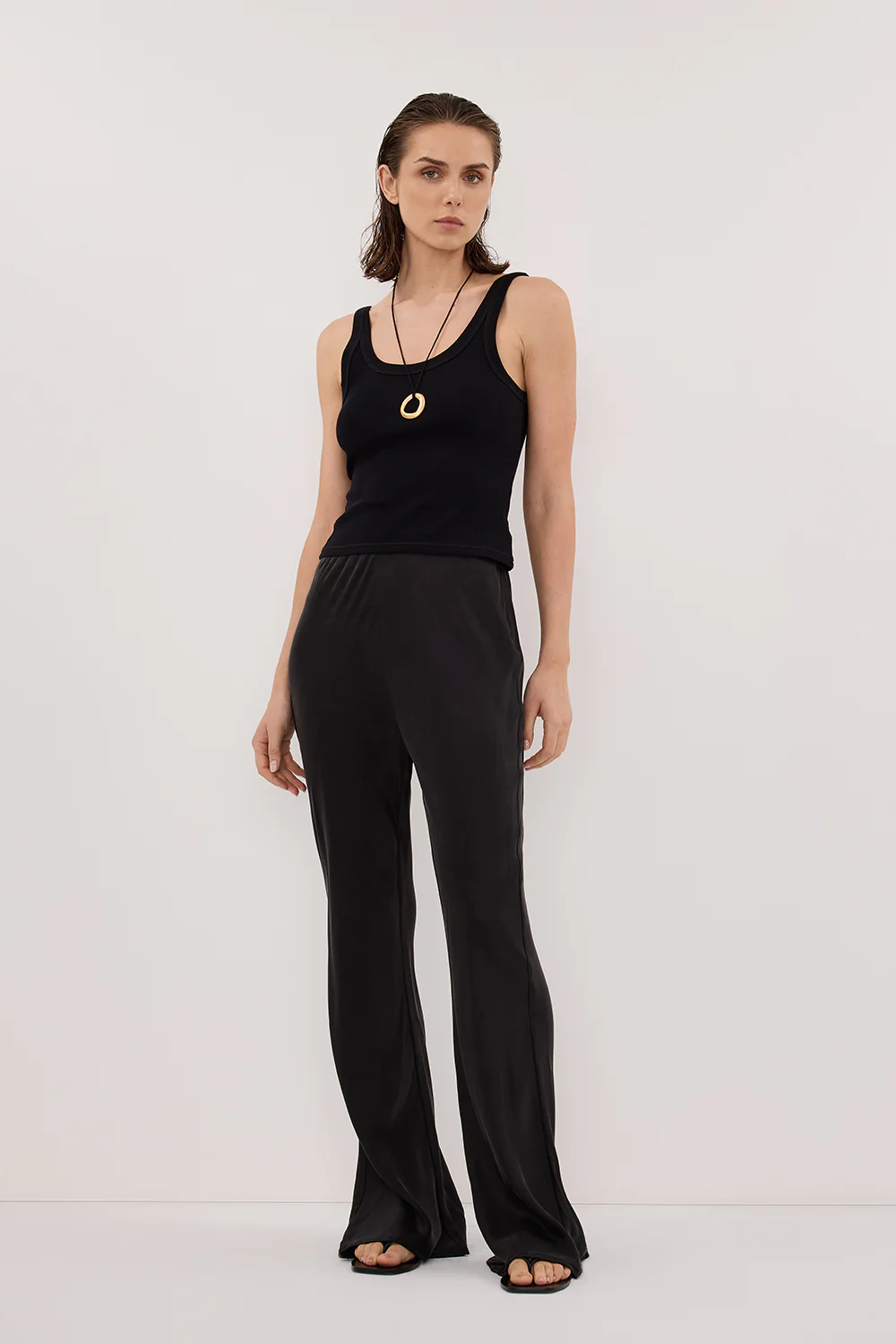 PHOEBE BLACK SCOOP NECK TANK TOP - Gamepaces