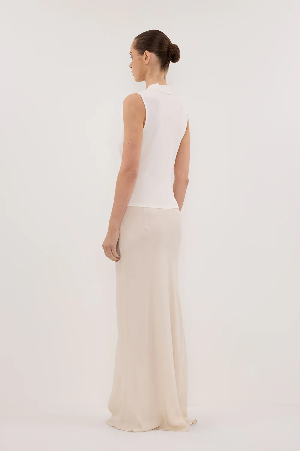 FELICITY OFF WHITE SLEEVELESS WRAP TOP - Gamepaces