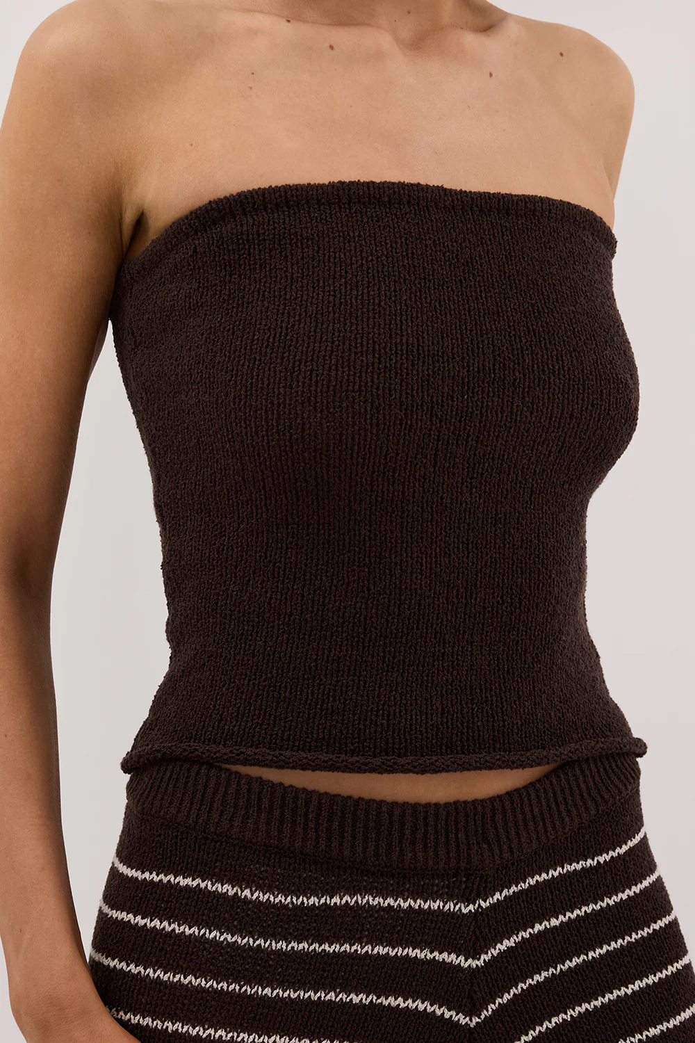 KARA CHOC STRAPLESS BANDEAU KNIT TOP - Gamepaces