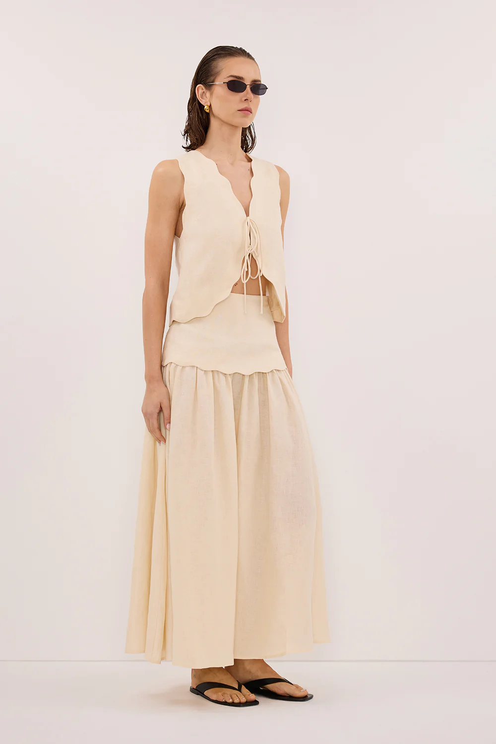 LELA SANDSTONE SLEEVELESS LINEN VEST TOP - Gamepaces