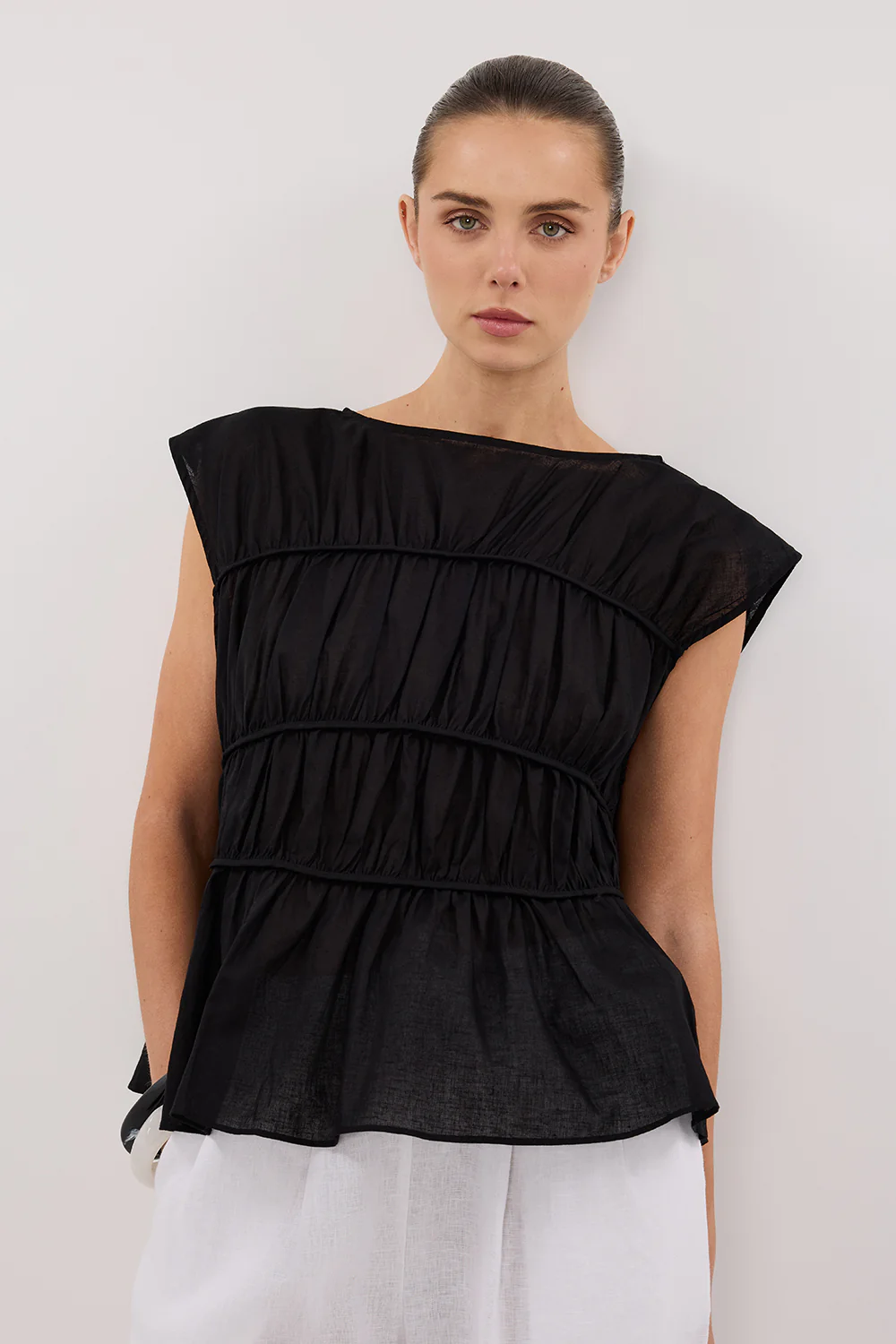 FLYNN BLACK LINEN TIERED TOP - Gamepaces