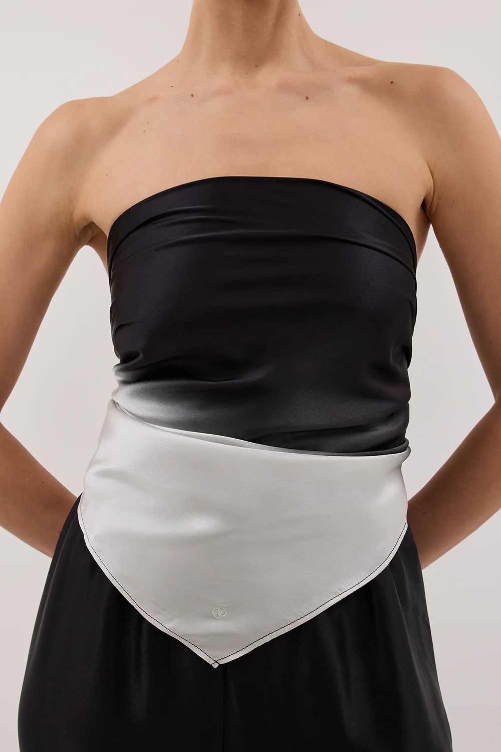 HUXLEY OMBRE SILK SCARF TOP - Gamepaces