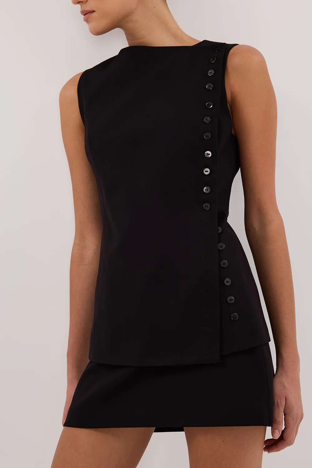 REN BLACK SIDE BUTTON VEST - Gamepaces