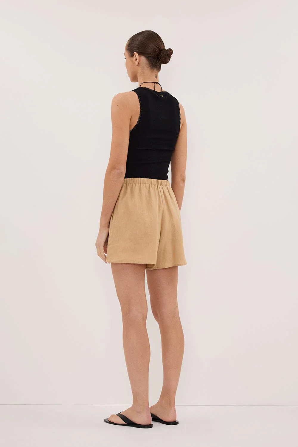 LUNE TAN LINEN SHORT - Gamepaces
