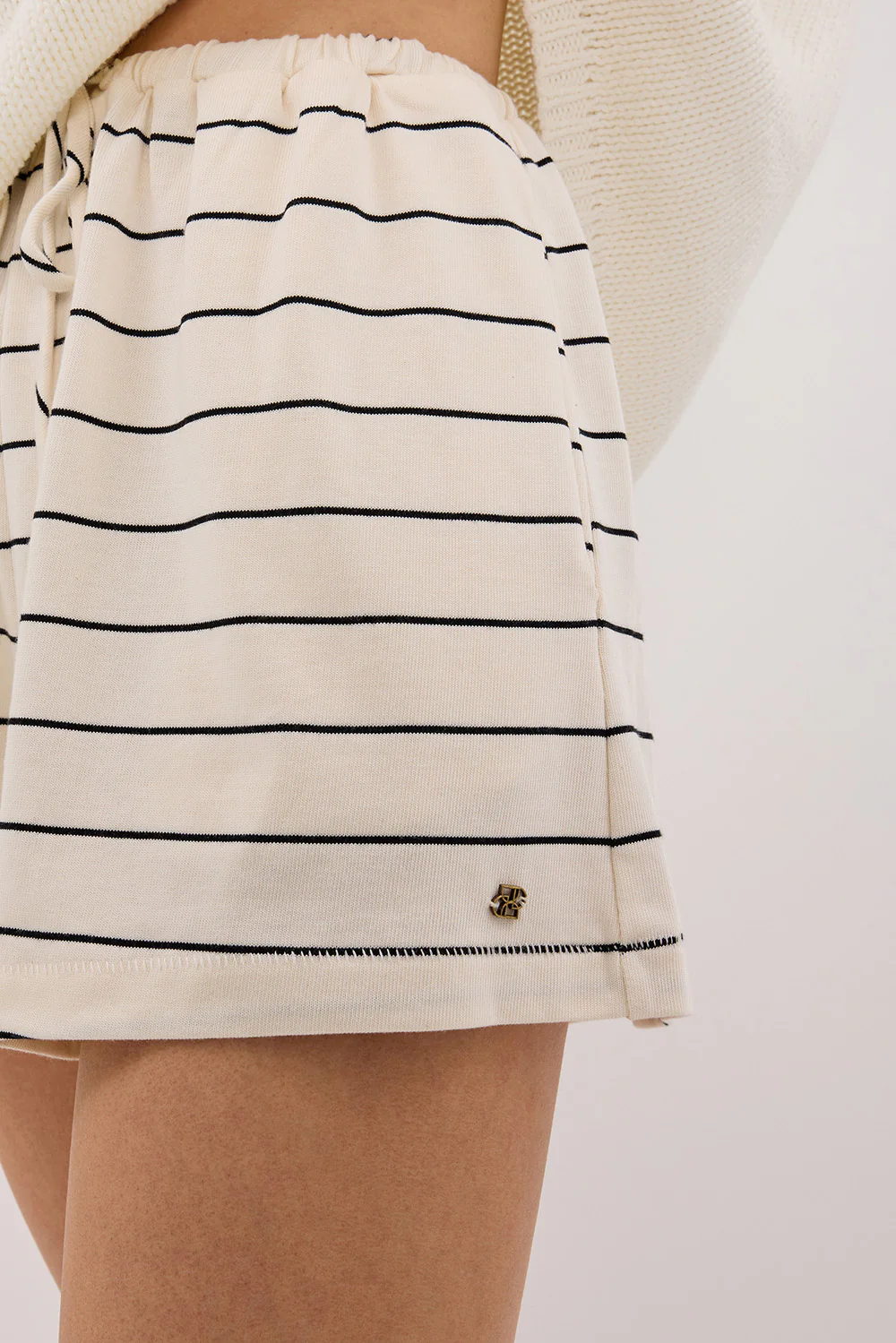 ESME OFF WHITE STRIPE SHORT - Gamepaces
