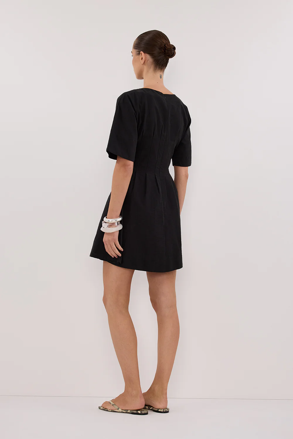 DAPHNE BLACK SLEEVED MINI DRESS - Gamepaces