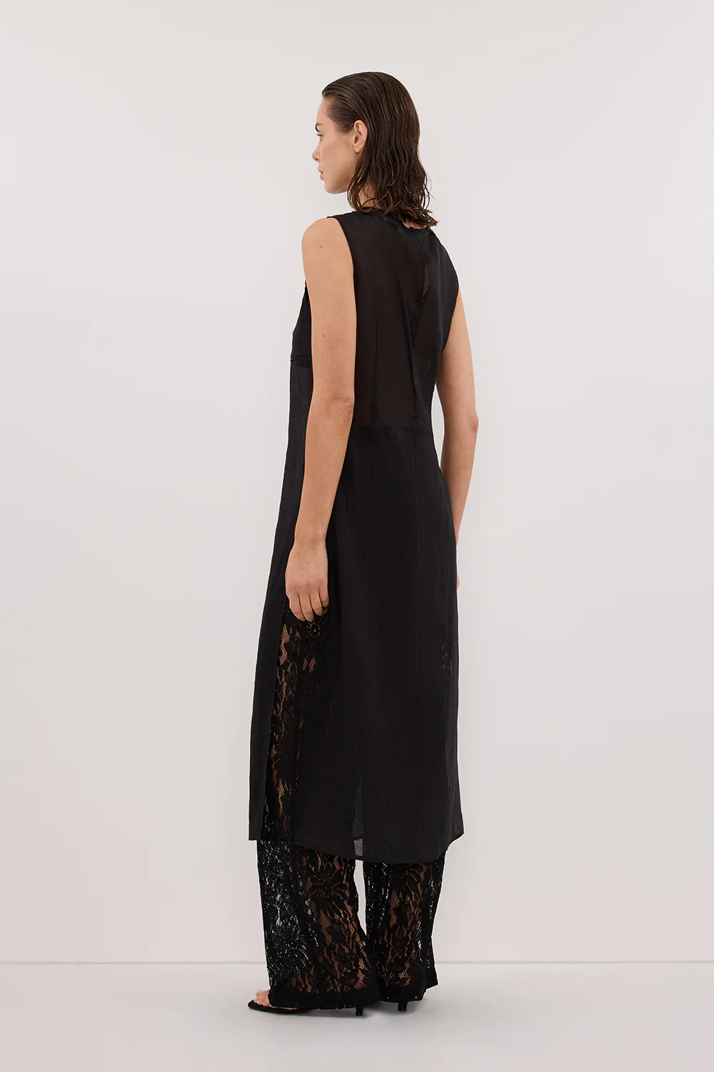 KAI BLACK RAMIE SLEEVELESS TUNIC TOP - Gamepaces