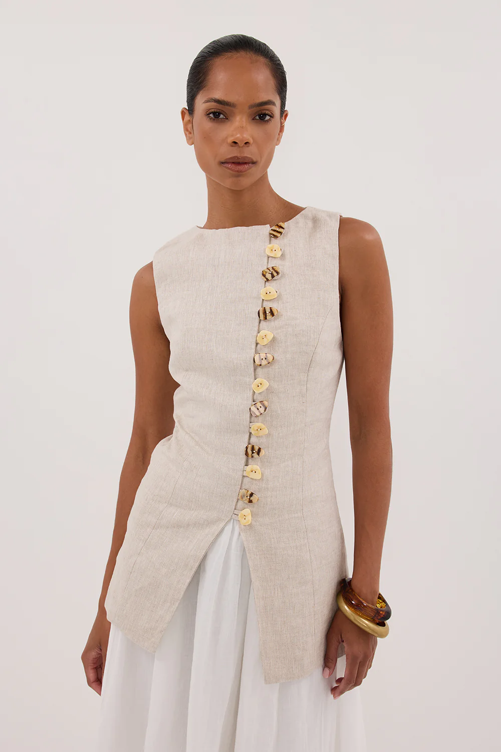 BAYLEE NATURAL SLEEVELESS LINEN TOP - Gamepaces