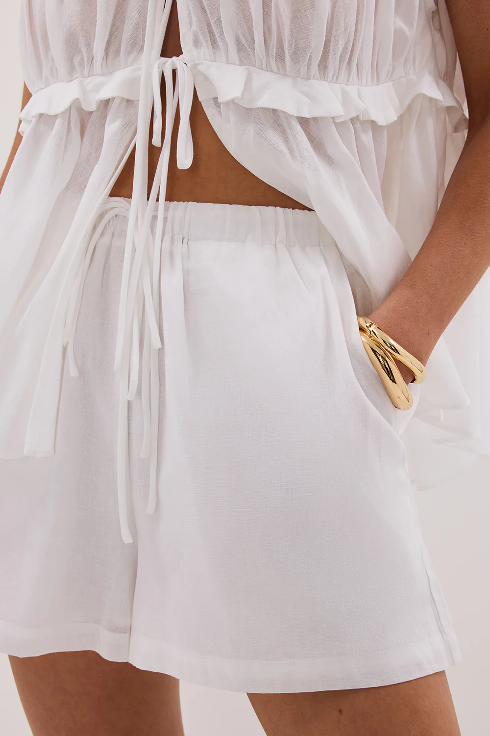 QUINN WHITE LINEN SHORT - Gamepaces