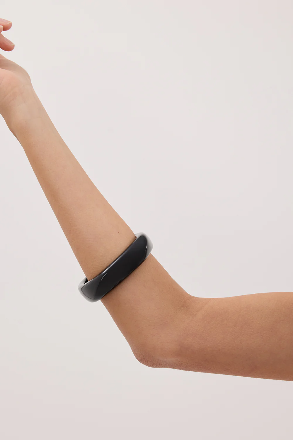 NOAH THE LABEL BLACK RESIN BANGLE - Gamepaces