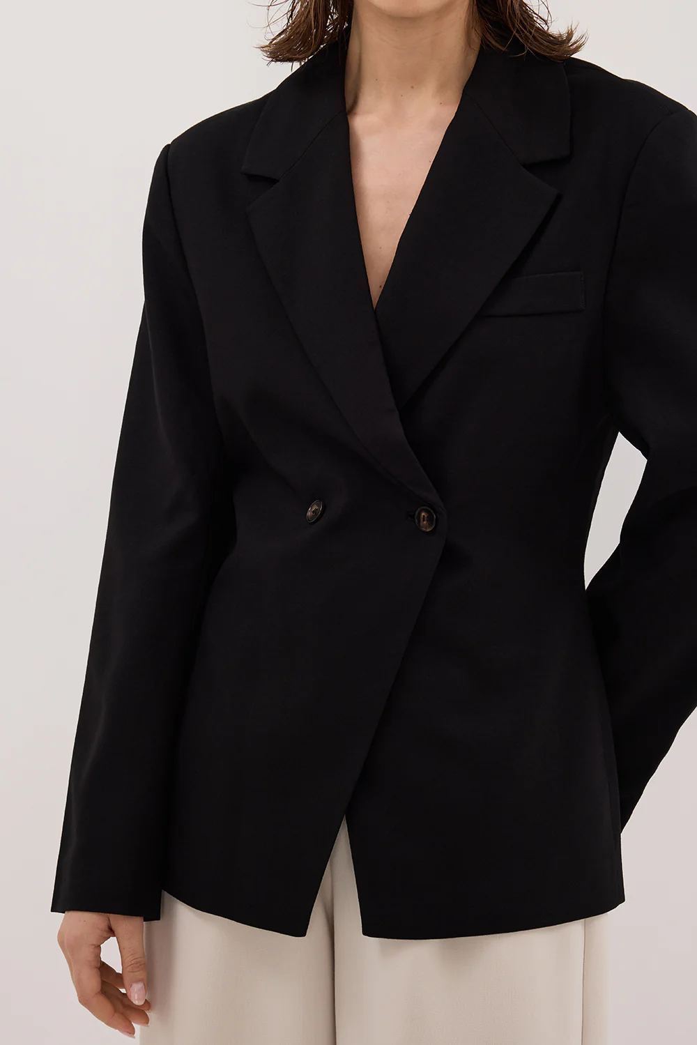 SURI BLACK CINCHED BLAZER - Gamepaces