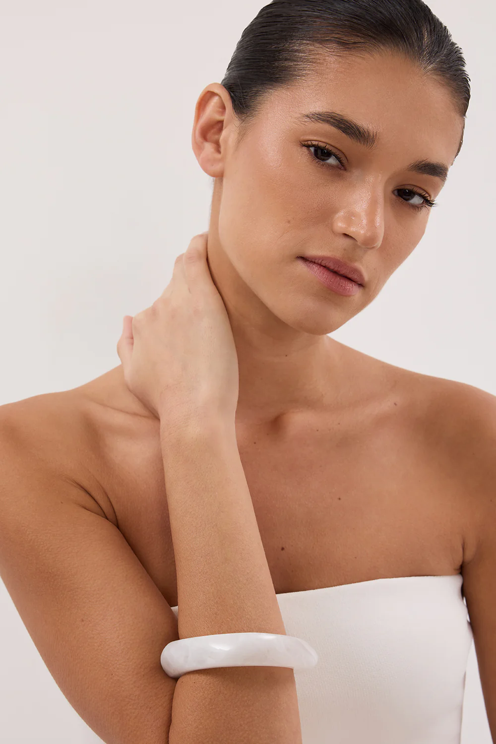 NOAH THE LABEL WHITE RESIN BANGLE - Gamepaces