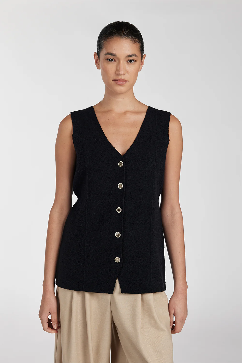 LISA BLACK TAILORED KNIT VEST - Gamepaces