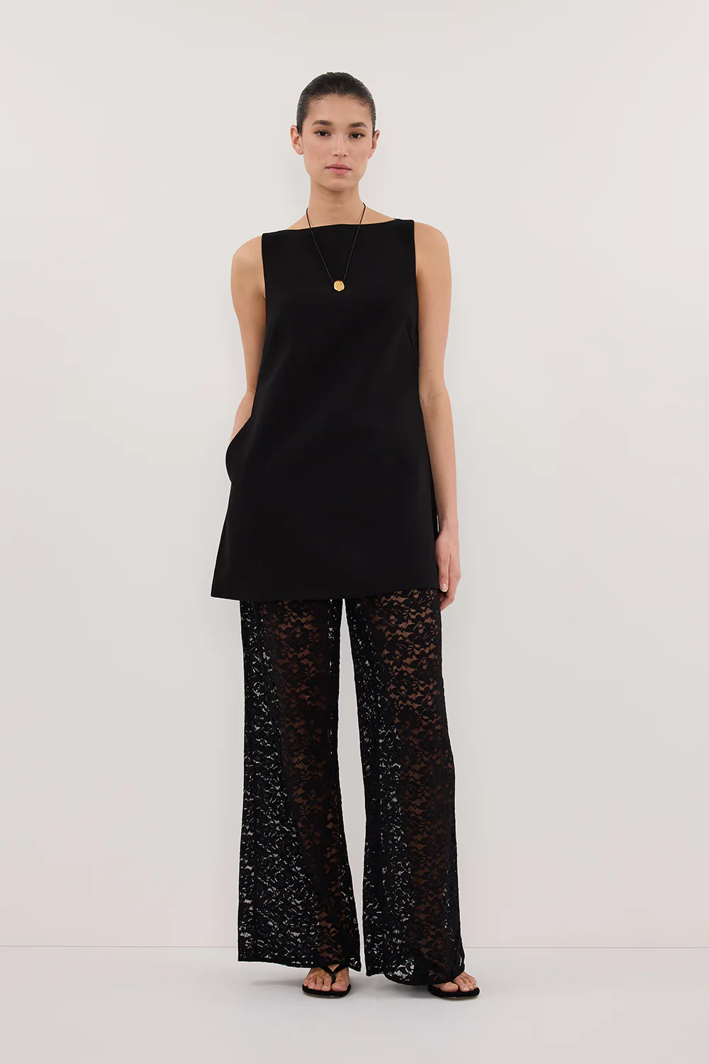 ROWIE BLACK SLEEVELESS BOAT NECK TUNIC TOP - Gamepaces