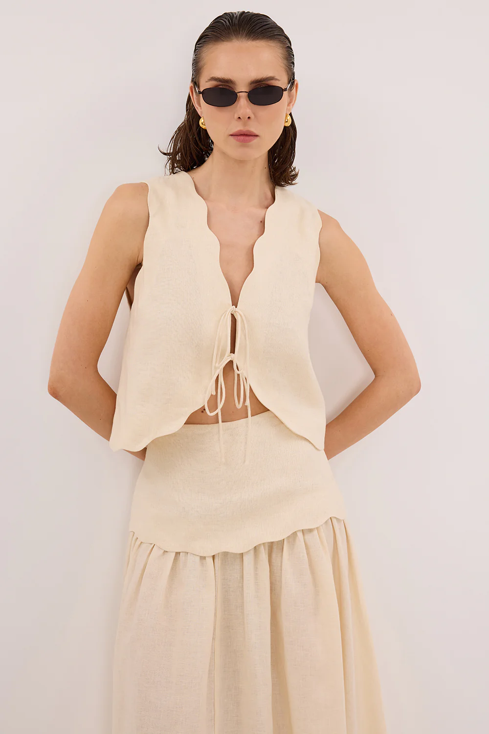 LELA SANDSTONE SLEEVELESS LINEN VEST TOP - Gamepaces