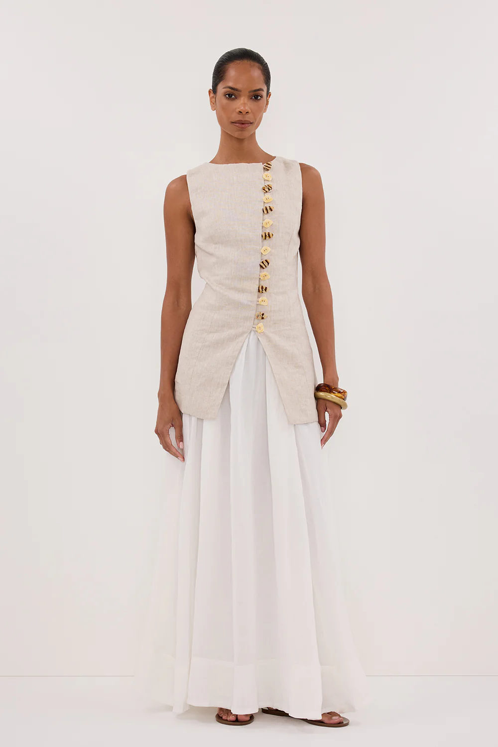 BAYLEE NATURAL SLEEVELESS LINEN TOP - Gamepaces