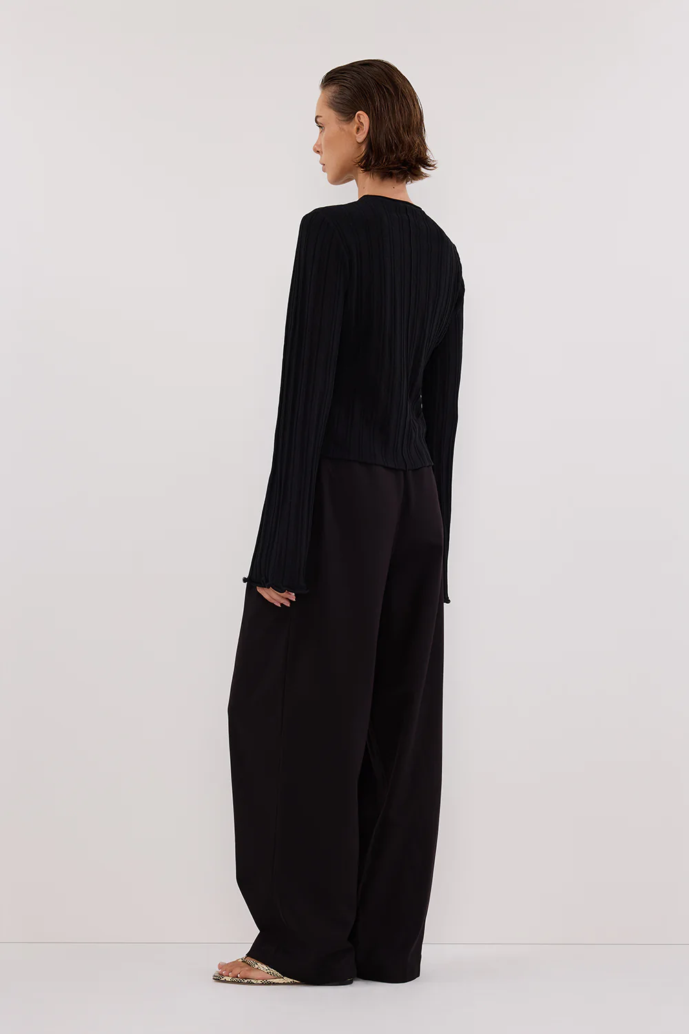 SYLVIA BLACK CREW KNIT TOP - Gamepaces