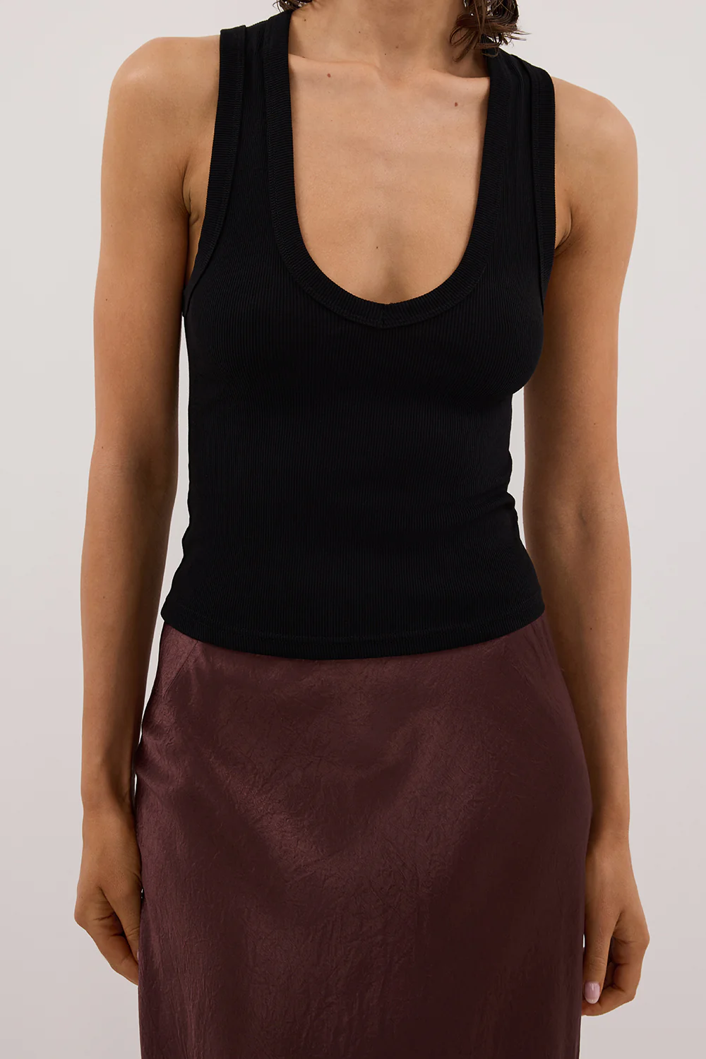 YASMIN BLACK SLEEVELESS KNIT TANK - Gamepaces