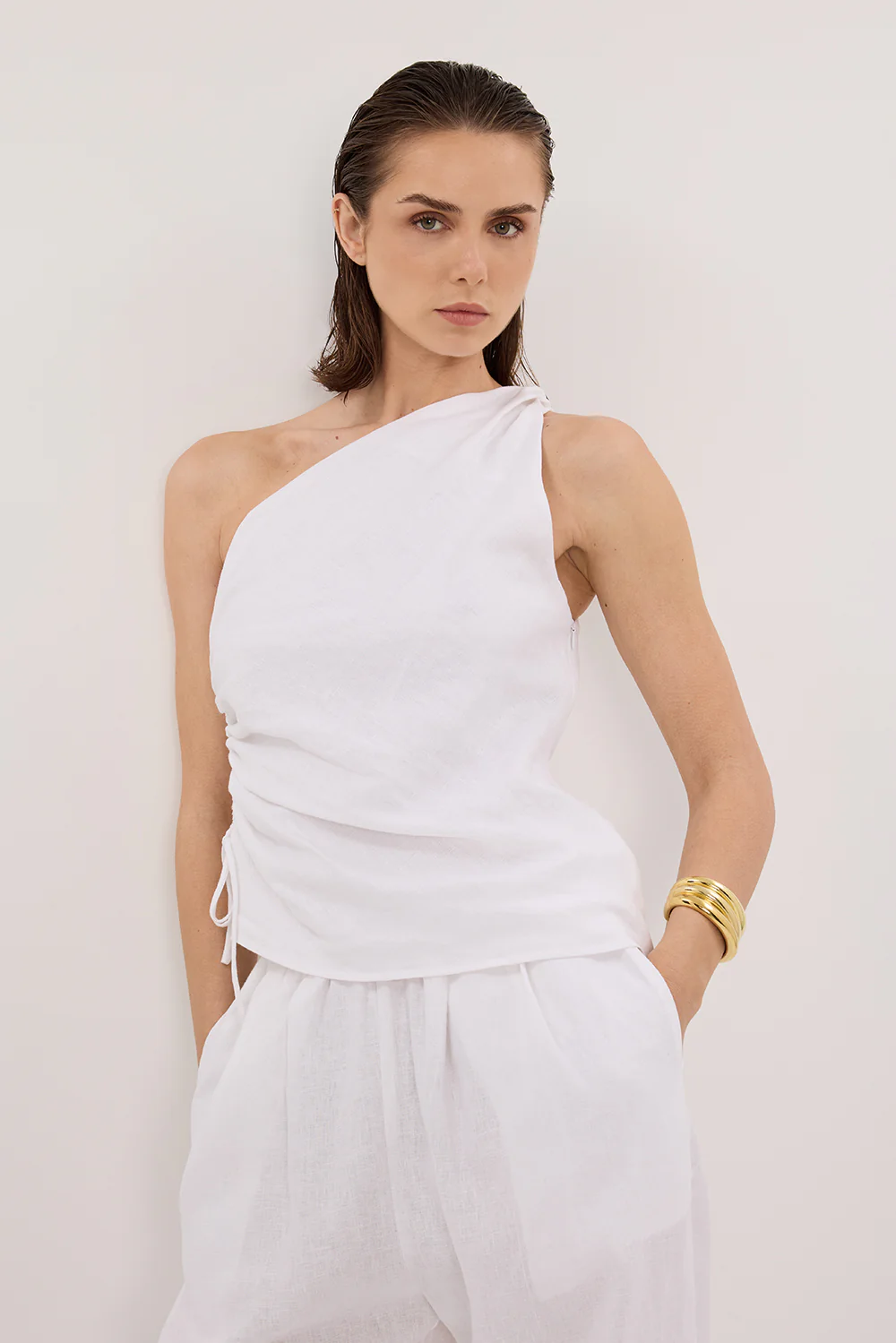 FINNY WHITE SLEEVELESS LINEN TOP - Gamepaces