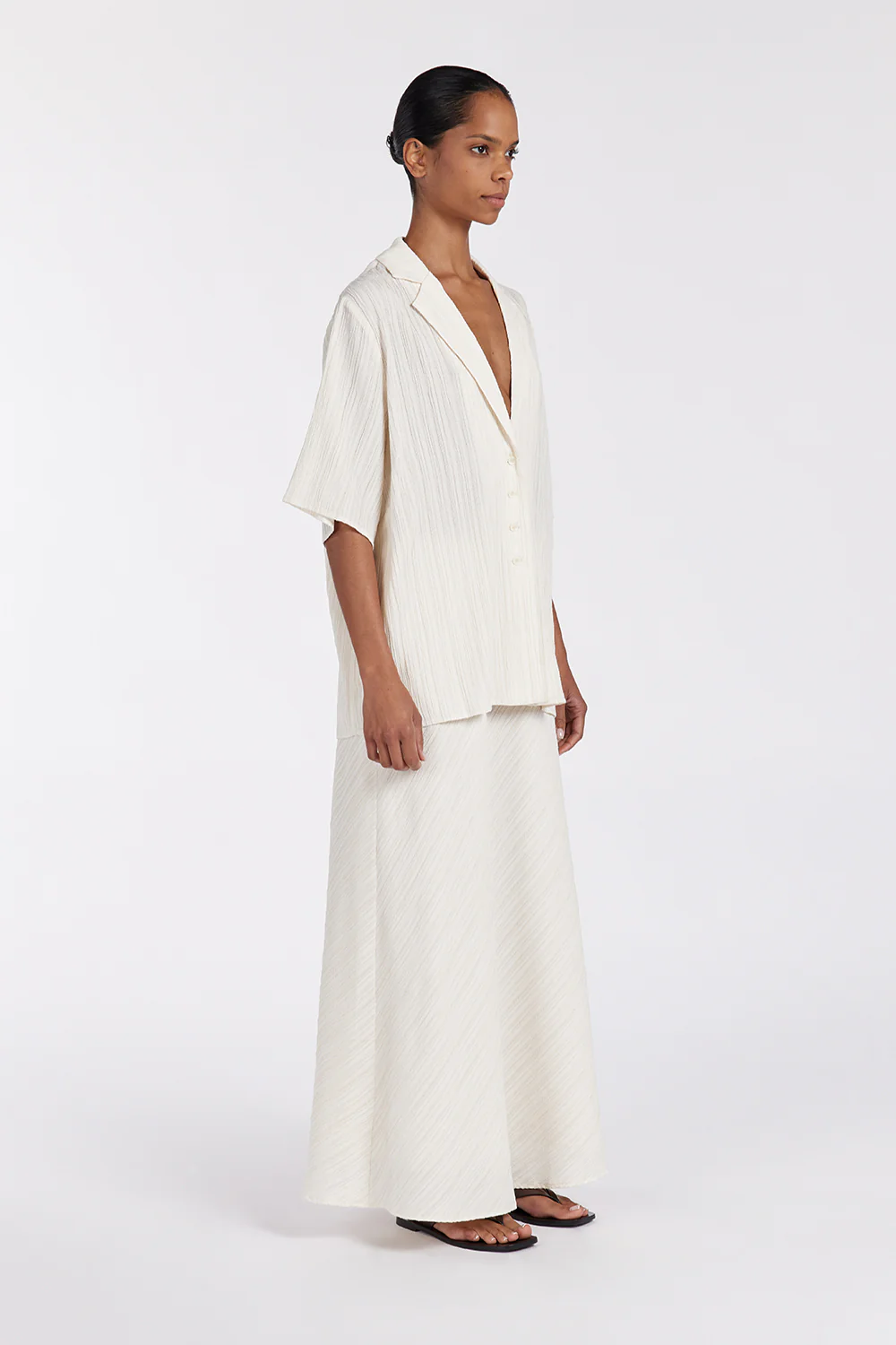 LOZ CREAM SHORT SLEEVE SHIRT - Gamepaces