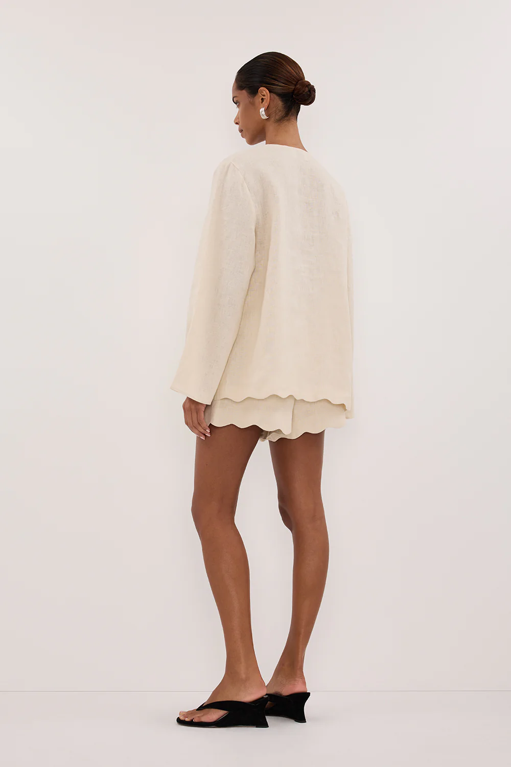 LELA SANDSTONE LINEN SHORT - Gamepaces