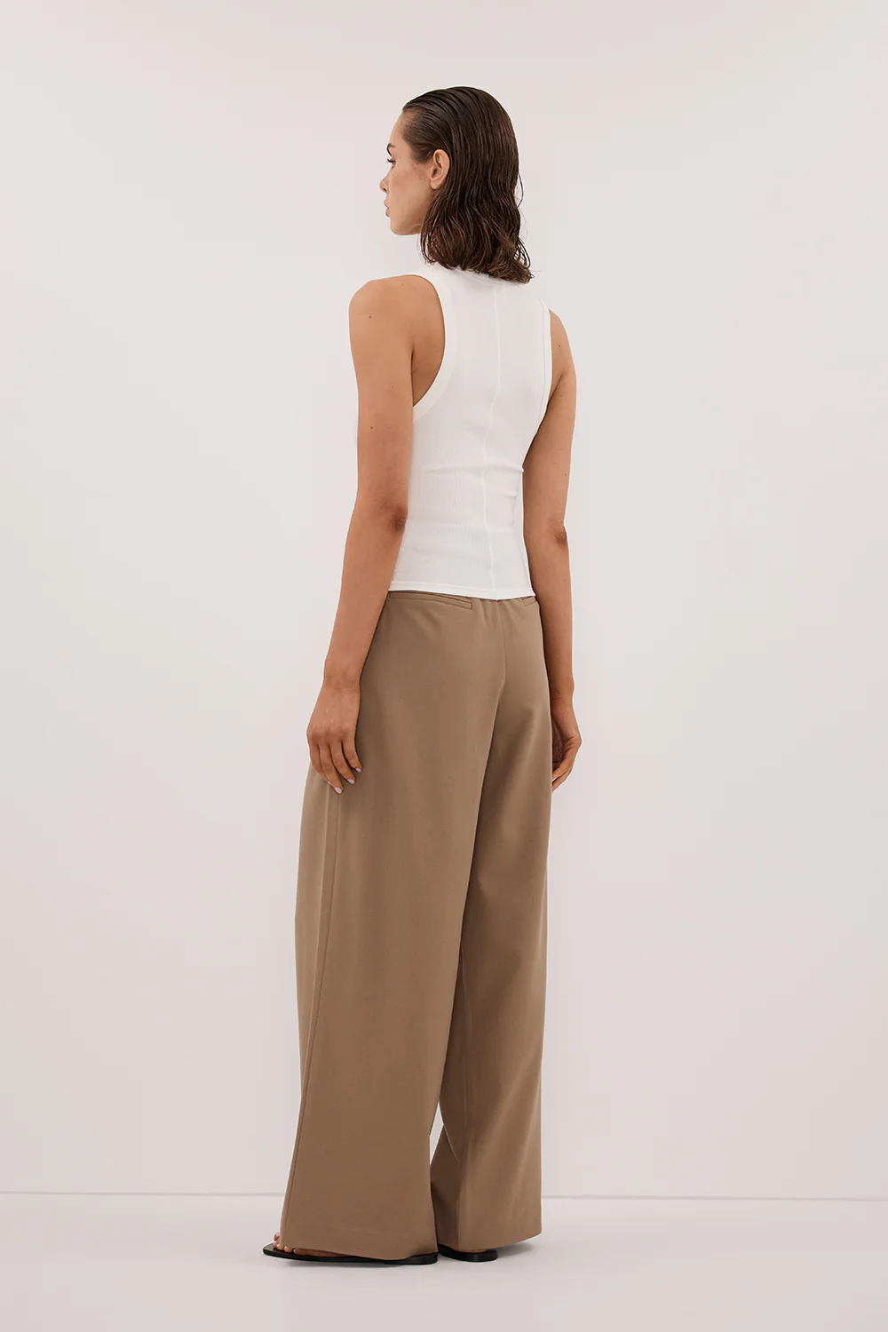 YASMIN OFF WHITE SLEEVELESS KNIT TANK - Gamepaces