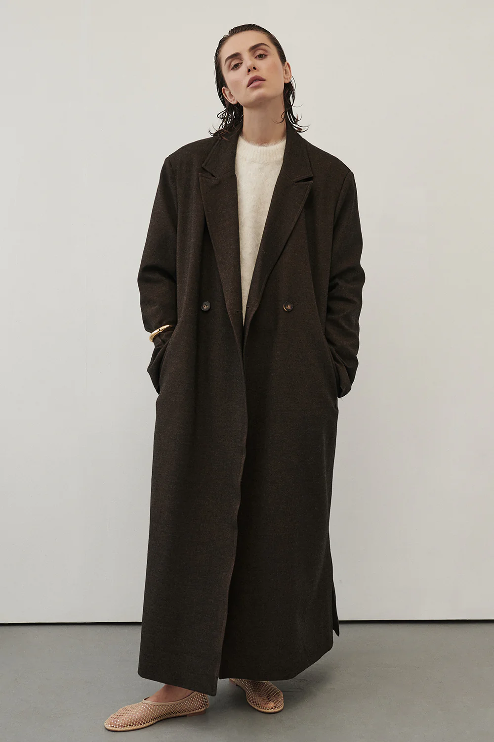 BENTLEY CHOCOLATE OVERSIZED COAT - Gamepaces