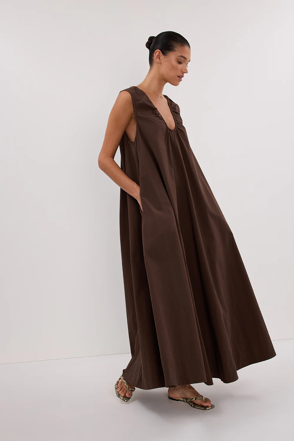 GABBY BITTER CHOC OVERSIZED COTTON MIDI DRESS - Gamepaces